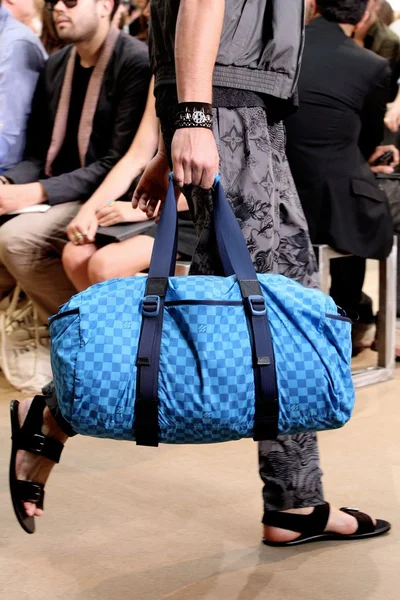 Look 48